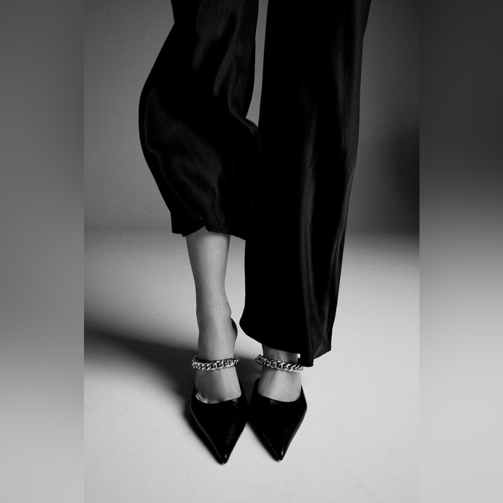 🆕 Chained Pointy Toe Mules